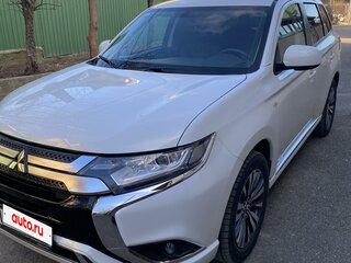 2022 Mitsubishi Outlander III Рестайлинг 3, белый, 2900000 рублей, вид 1