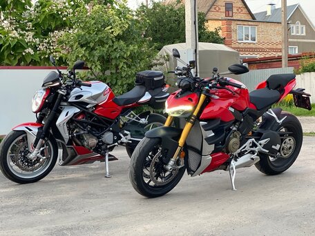 2013 MV Agusta Brutale 1090, серебристый, 1350000 рублей, вид 3