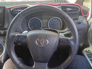 2009 Toyota Wish II, белый, 1350000 рублей, вид 3