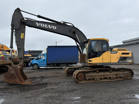 2017 Volvo EC, жёлтый, 6000000 рублей, вид 2