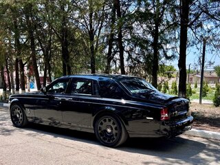 2014 Rolls-Royce Phantom VII Рестайлинг (Series II), чёрный, 35000000 рублей, вид 3