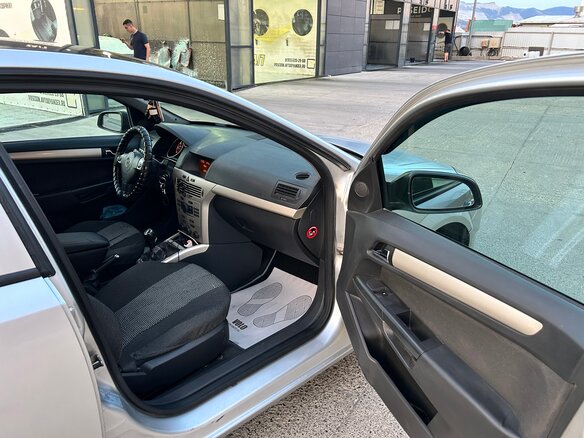 2008 Opel Astra 6-speed H Рестайлинг, серебристый, 470000 рублей - вид 5