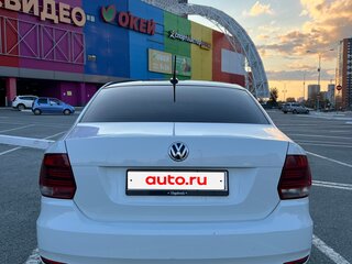 2018 Volkswagen Polo V Рестайлинг, белый, 1225000 рублей, вид 2