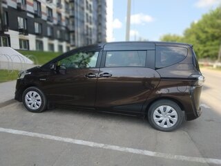 2016 Toyota Sienta II, коричневый, 1340000 рублей, вид 4