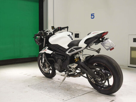 2019 Triumph Street Triple, белый, 795000 рублей, вид 5