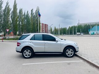 2008 Mercedes-Benz M-Класс 350 II (W164) Рестайлинг, серебристый, 1200000 рублей, вид 2