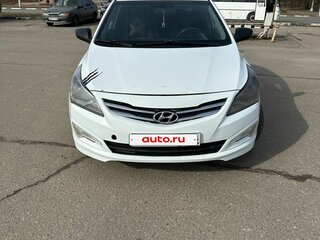 2015 Hyundai Solaris I Рестайлинг, белый, 550000 рублей, вид 1