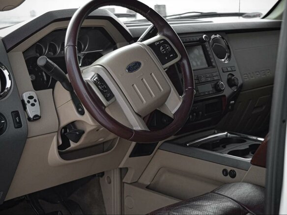 2011 Ford F-250, белый, 5000000 рублей - вид 13