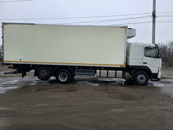 2012 Volvo FM, белый, 6200000 рублей - вид 2