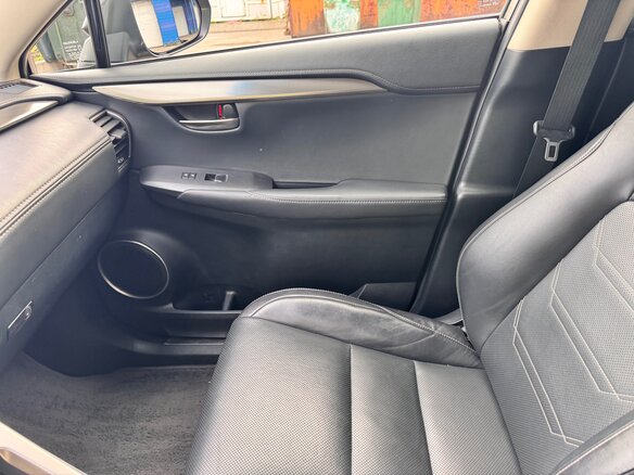 2018 Lexus NX 300 I Рестайлинг, чёрный, 4050000 рублей - вид 11