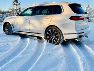 2020 BMW X7 40i I (G07), белый, 5900000 рублей, вид 4