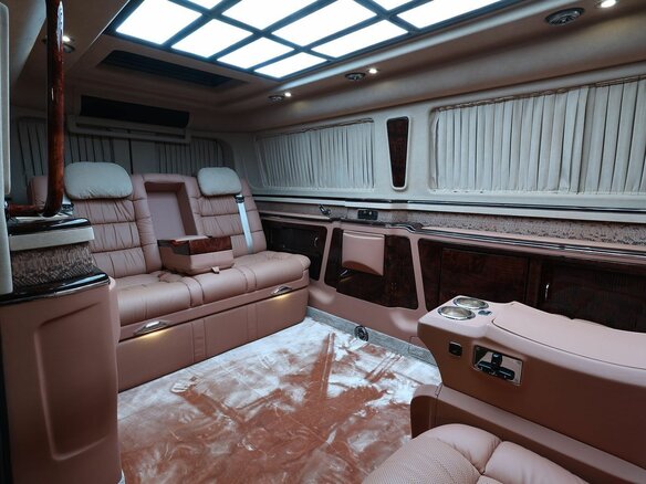 2025 Mercedes-Benz Sprinter, чёрный, 17990000 рублей - вид 1