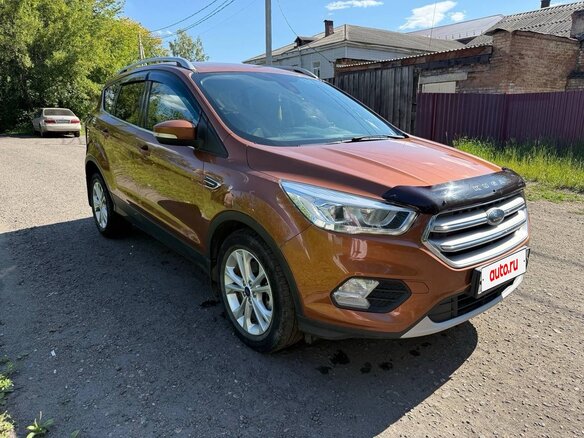 2017 Ford Kuga II Рестайлинг, коричневый, 1800000 рублей - вид 2