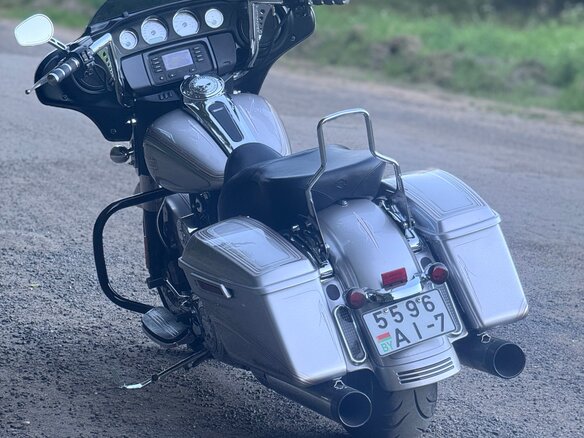 2014 Harley-Davidson Street Glide, серебристый, 1000000 рублей - вид 5