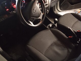 2017 Kia Rio III Рестайлинг, белый, 420000 рублей, вид 5