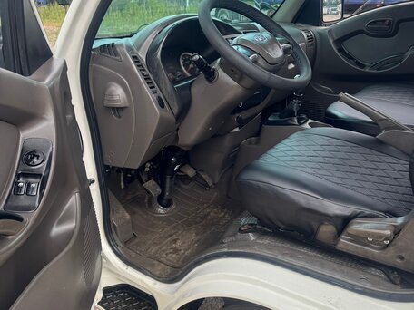 2013 Hyundai Porter II, белый, 1150000 рублей, вид 2