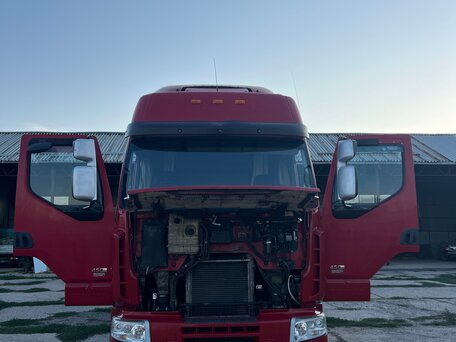 2008 Renault Premium, красный, 2600000 рублей, вид 3