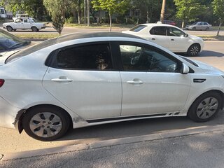 2017 Kia Rio III Рестайлинг, белый, 1000000 рублей, вид 2