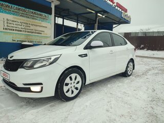 2017 Kia Rio III Рестайлинг, белый, 1100000 рублей, вид 2