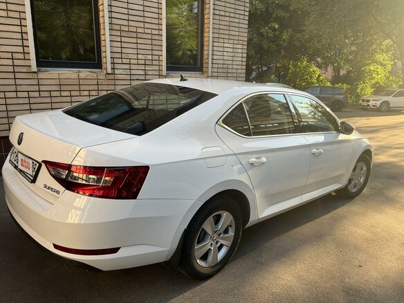 2018 Skoda Superb III, белый, 2700000 рублей - вид 2