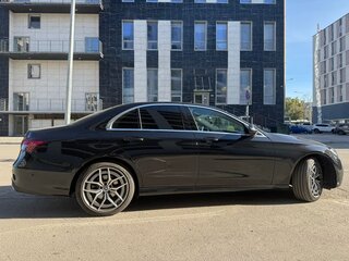 2020 Mercedes-Benz E-Класс 200 V (W213, S213, C238) Рестайлинг, чёрный, 5300000 рублей, вид 3