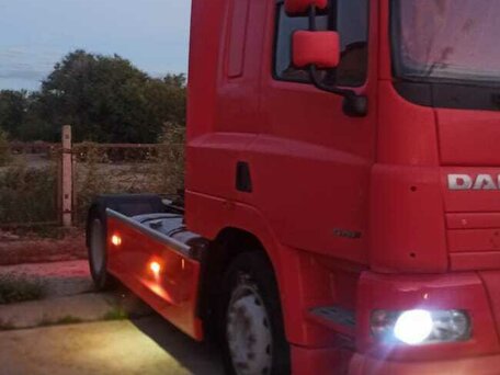 2003 DAF CF 85, красный, 2100000 рублей, вид 2