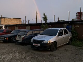 2013 Renault Logan I Рестайлинг, серебристый, 400000 рублей, вид 1