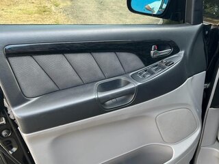 2005 Toyota Alphard I Рестайлинг, чёрный, 1500000 рублей, вид 5