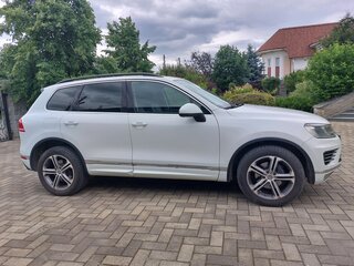 2015 Volkswagen Touareg II Рестайлинг, белый, 3790000 рублей, вид 2