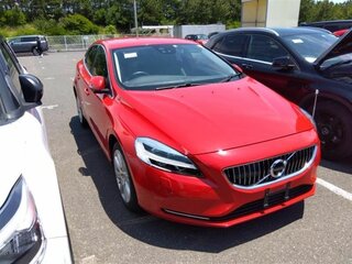 2017 Volvo V40 ECO II Рестайлинг, красный, 1360000 рублей, вид 2