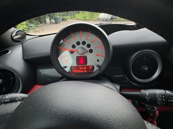 2013 Mini Hatch Cooper S II (R56) Рестайлинг, красный, 1250000 рублей - вид 8