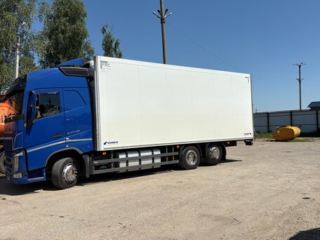 2017 Volvo FH, синий, 11000000 рублей, вид 1