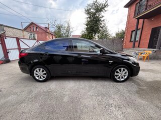 2013 Hyundai Solaris I, чёрный, 819999 рублей, вид 3