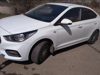 2017 Hyundai Solaris II, белый, 1111111 рублей, вид 4