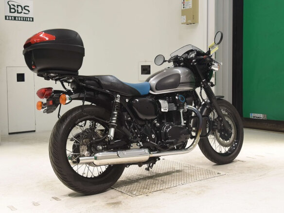 2021 Kawasaki W 800, чёрный, 900000 рублей - вид 4