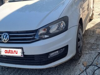 2018 Volkswagen Polo V Рестайлинг, белый, 770000 рублей, вид 1