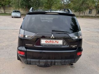 2010 Mitsubishi Outlander II Рестайлинг, чёрный, 1400000 рублей, вид 4