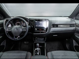 2022 Mitsubishi Outlander III Рестайлинг 3, белый, 3590000 рублей, вид 4