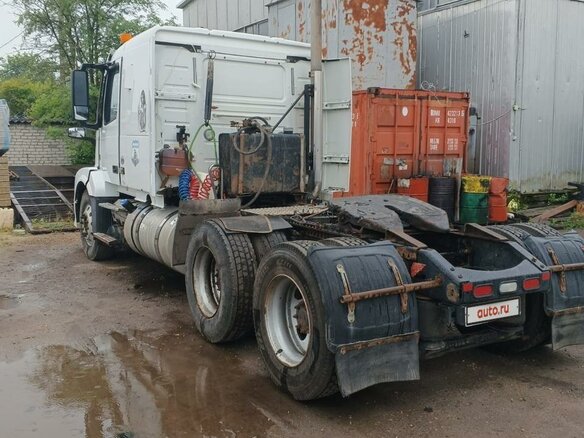 2011 Volvo VNL, белый, 6500000 рублей - вид 2