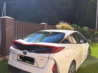 2019 Toyota Prius PHV ZVW52 Prime IV (XW50), белый, 2500000 рублей, вид 4