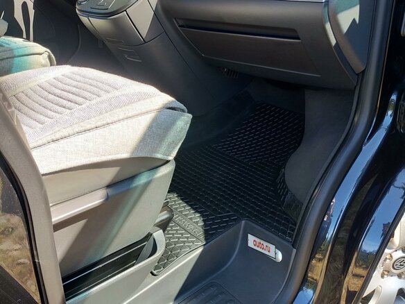 2008 Volkswagen Multivan T5, чёрный, 2300000 рублей - вид 10