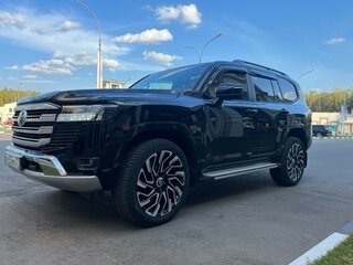 2022 Toyota Land Cruiser 300 Series, чёрный, 12900000 рублей, вид 2