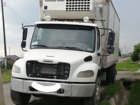 2004 Freightliner Business Class (M2), белый, 2000000 рублей - вид 1