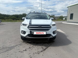 2017 Ford Kuga II Рестайлинг, белый, 1850000 рублей, вид 1