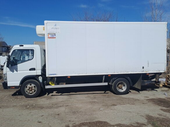 2015 Fuso (Mitsubishi) Canter, белый, 2350000 рублей - вид 1