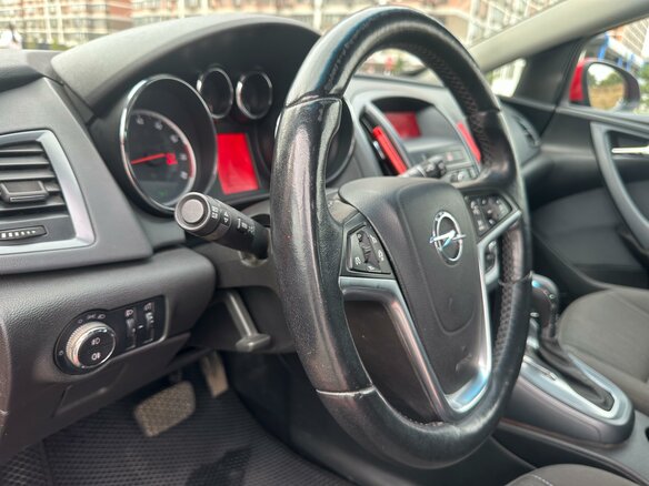 2012 Opel Astra GTC J Рестайлинг, красный, 877000 рублей - вид 16
