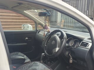 2009 Nissan Tiida Latio I, белый, 600000 рублей, вид 2