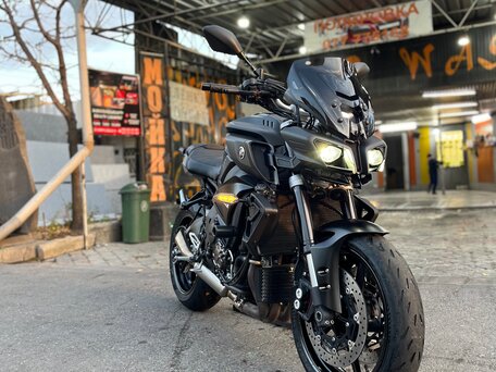 2021 Yamaha MT-10, чёрный, 1604138 рублей, вид 5
