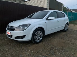 2008 Opel Astra H Рестайлинг, белый, 650000 рублей, вид 1