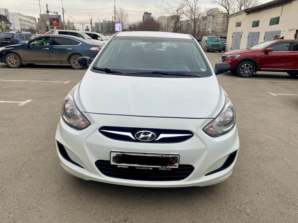 2012 Hyundai Solaris I, белый, 980000 рублей - вид 4